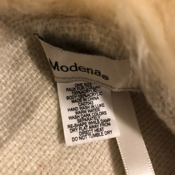 Beautiful Faux Fur Cape for Fall / Winter Glam 💙🥰 - Picture 3 of 6